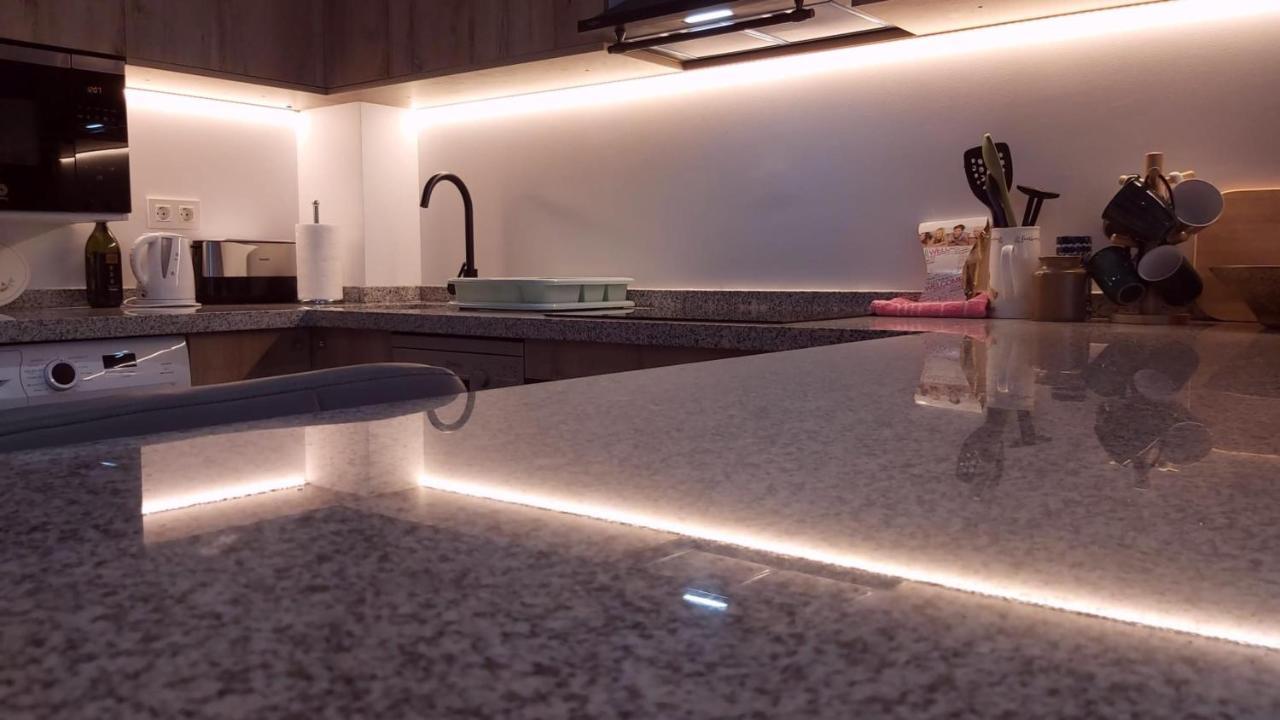 Апартаменти Del Parque Flats Urban Adults Luxury Малага Екстер'єр фото
